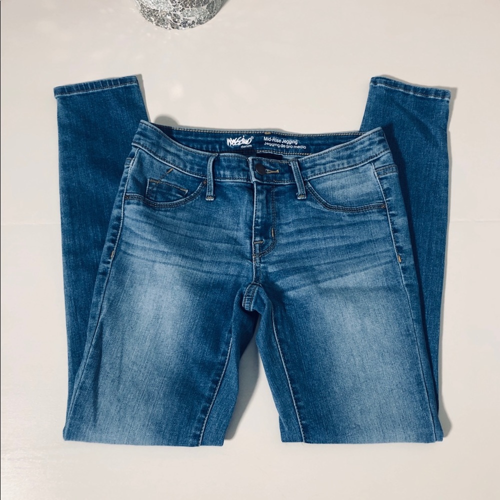 Mossimo Mid-Rise Skinny Jegging